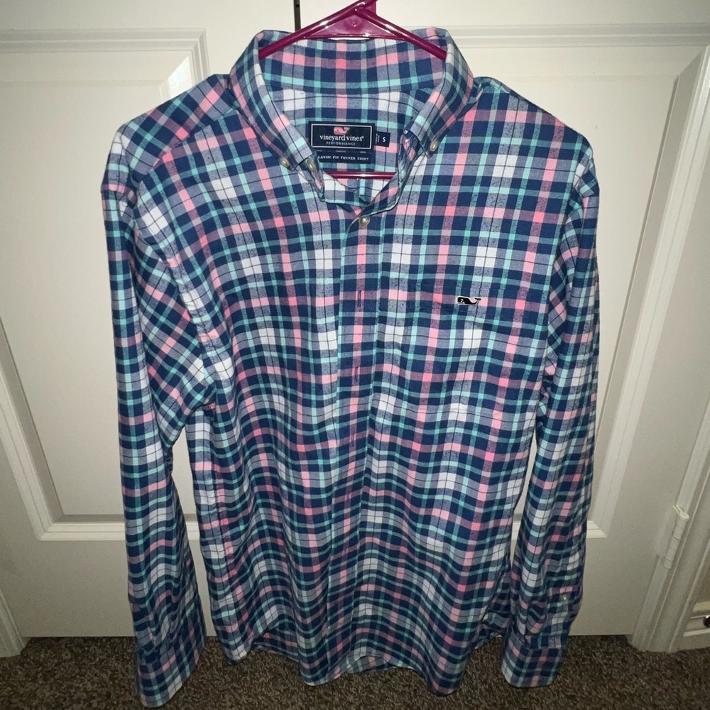 Vineyard Vines button up size S